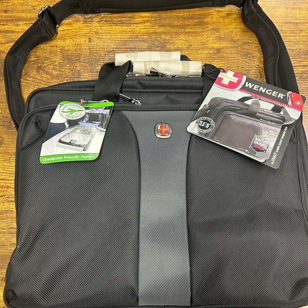 Wenger Black Legacy Double Gusset Computer Case
